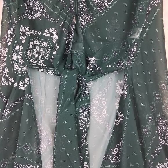 Soncy Semi Sheer High Low Waterfall Blouse Size 0 (12) in Green w/ White Print - Picture 5 of 14
